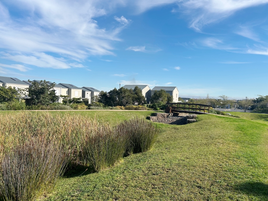2 Bedroom Property for Sale in Somerset Lakes Western Cape
